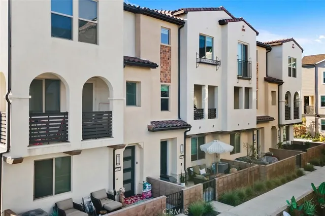 $1,099,000 | 32078 Paseo Vibrantre, San Juan Capistrano, CA 92675