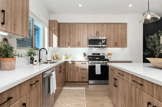 $1,099,000 | 32078 Paseo Vibrantre, San Juan Capistrano, CA 92675