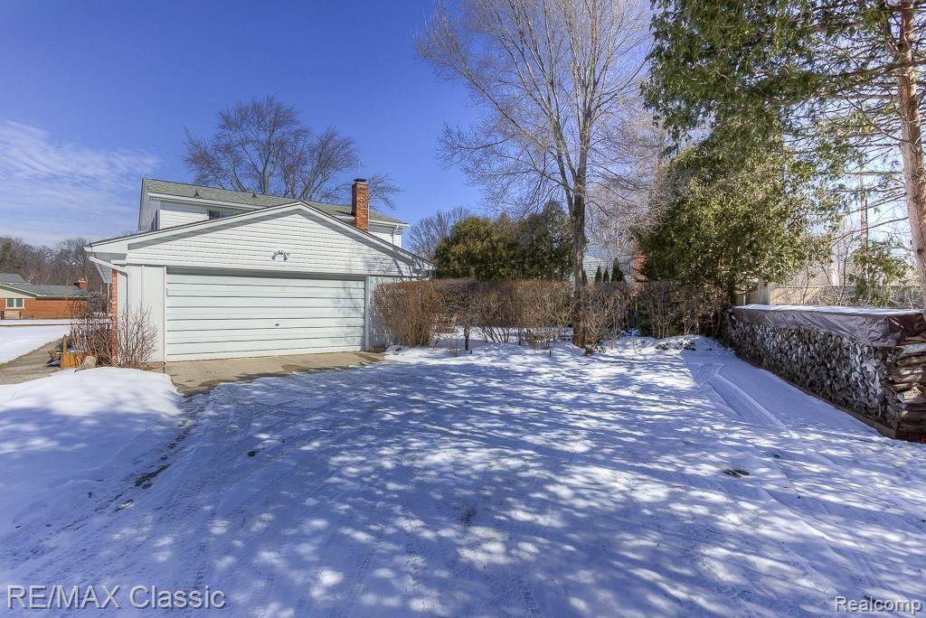 29928 Fox Grove Road Farmington, MI 48334 - Photo 34 of 47