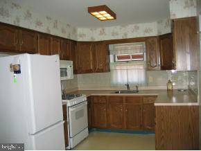 16 Oakfield Road Toms River, NJ 08757 - Photo 5 of 9