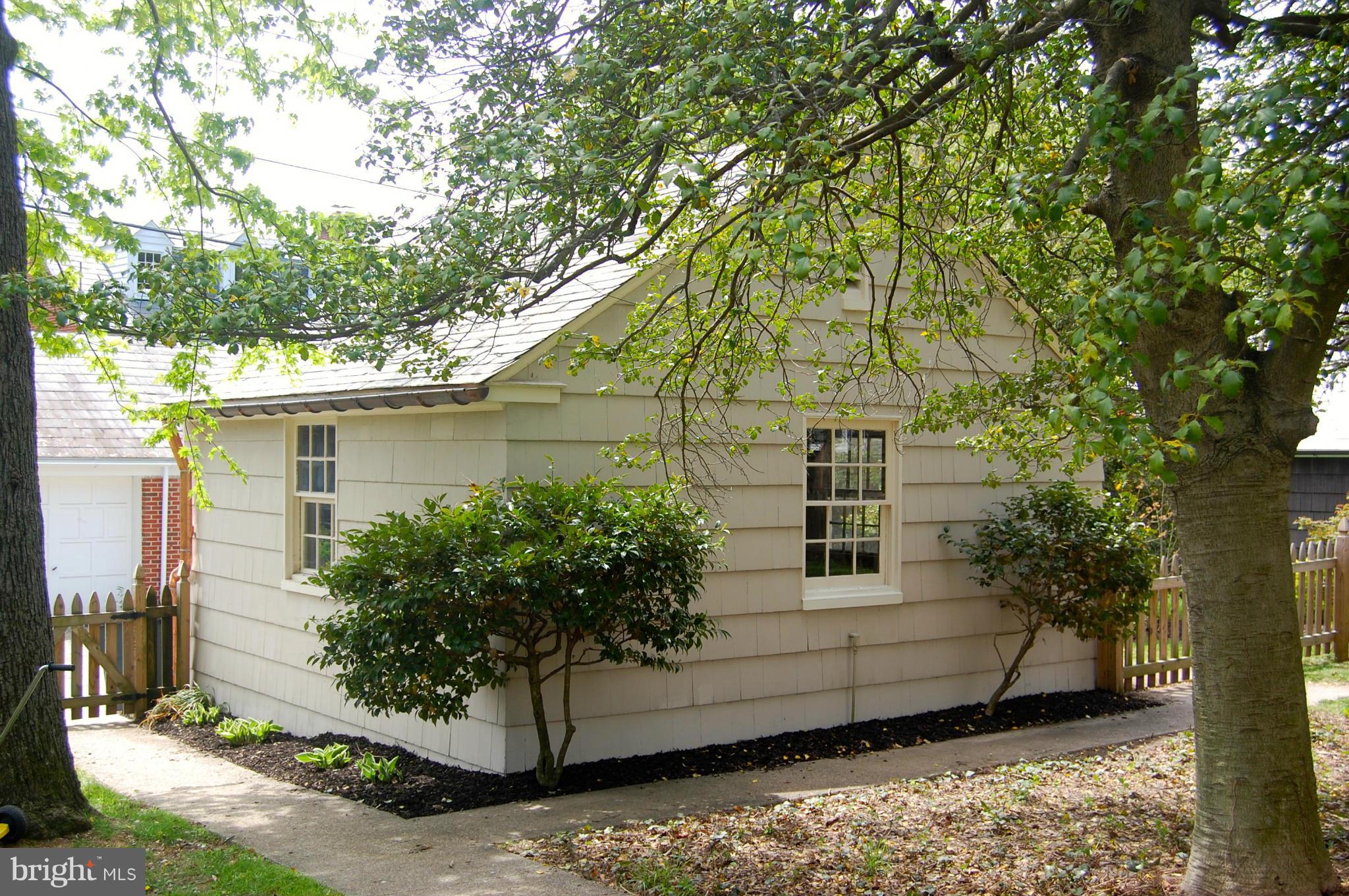 345 Tunbridge Road Baltimore, MD 21212 - Photo 29 of 30 a view of a house with a tree