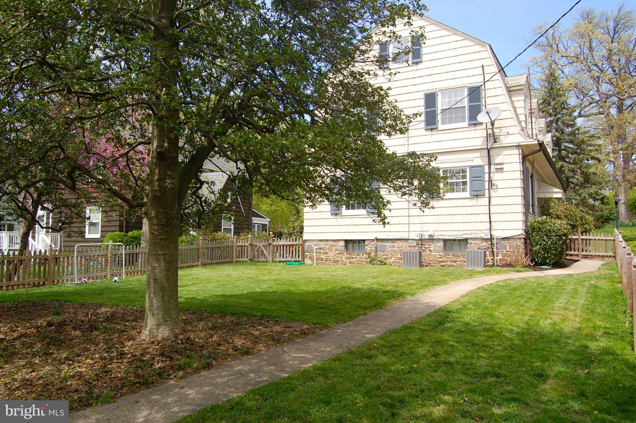345 Tunbridge Road Baltimore, MD 21212 - Photo 30 of 30 a view of a house with a yard