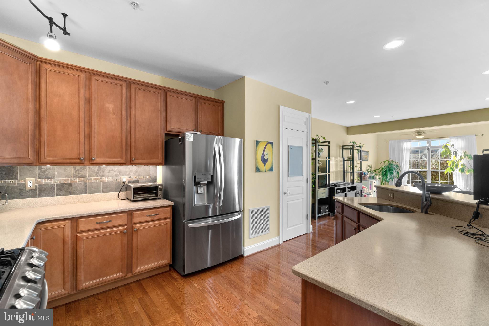 8022 Four Quarter Road Ellicott City, MD 21043 - Photo 12 of 36 Kitchen