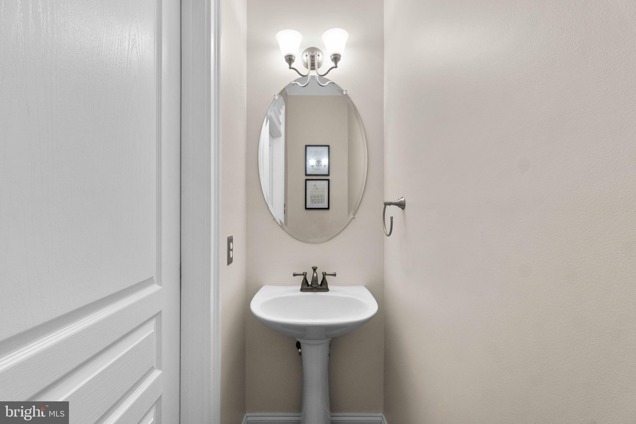 8022 Four Quarter Road Ellicott City, MD 21043 - Photo 19 of 36 Powder Room