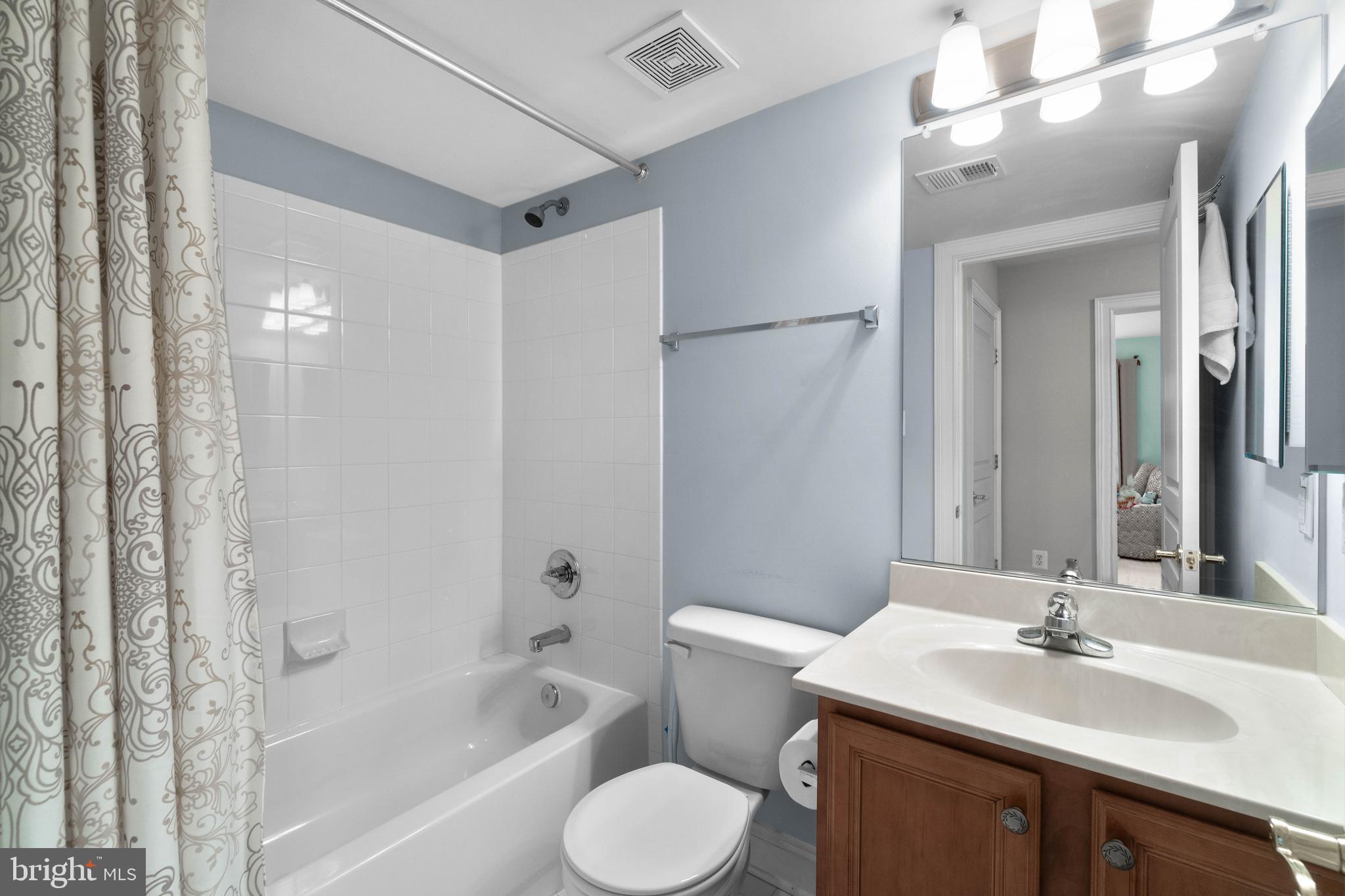 8022 Four Quarter Road Ellicott City, MD 21043 - Photo 26 of 36 Bathroom