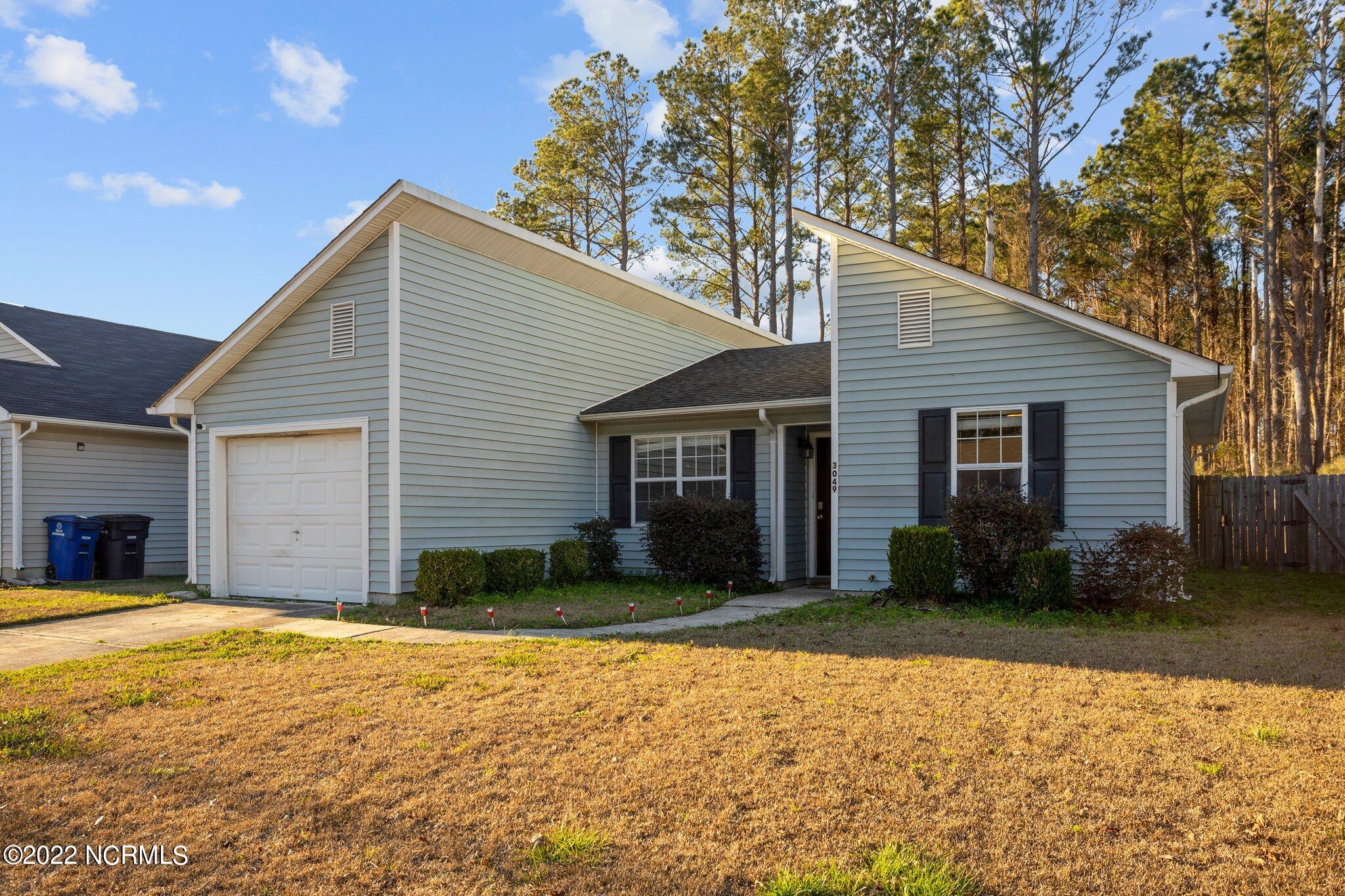 3049 Foxhorn Road Jacksonville, NC 28546 - Photo 3 of 36 1-web-or-mls-DSC01645