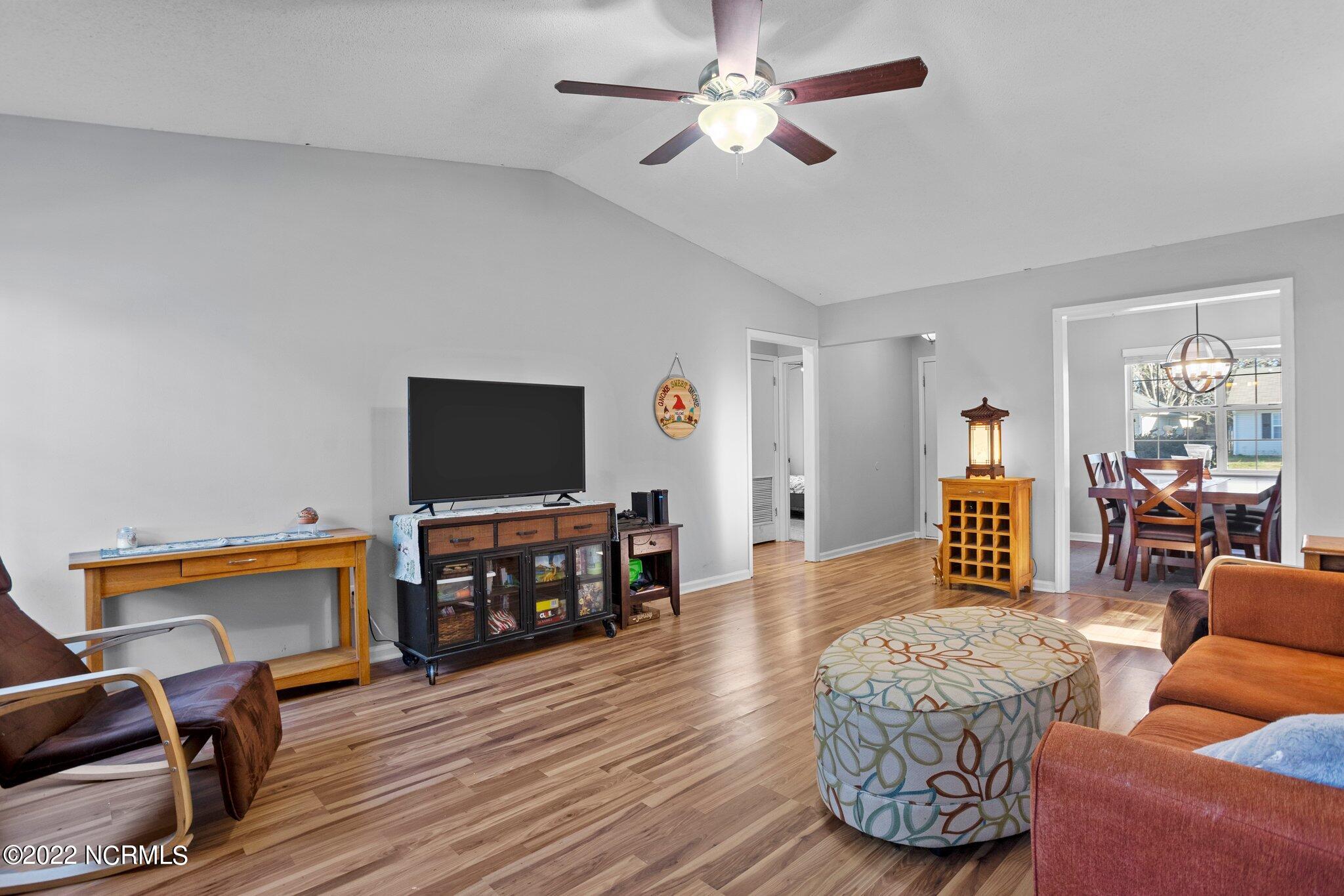 3049 Foxhorn Road Jacksonville, NC 28546 - Photo 8 of 36 35-web-or-mls-DSC01607