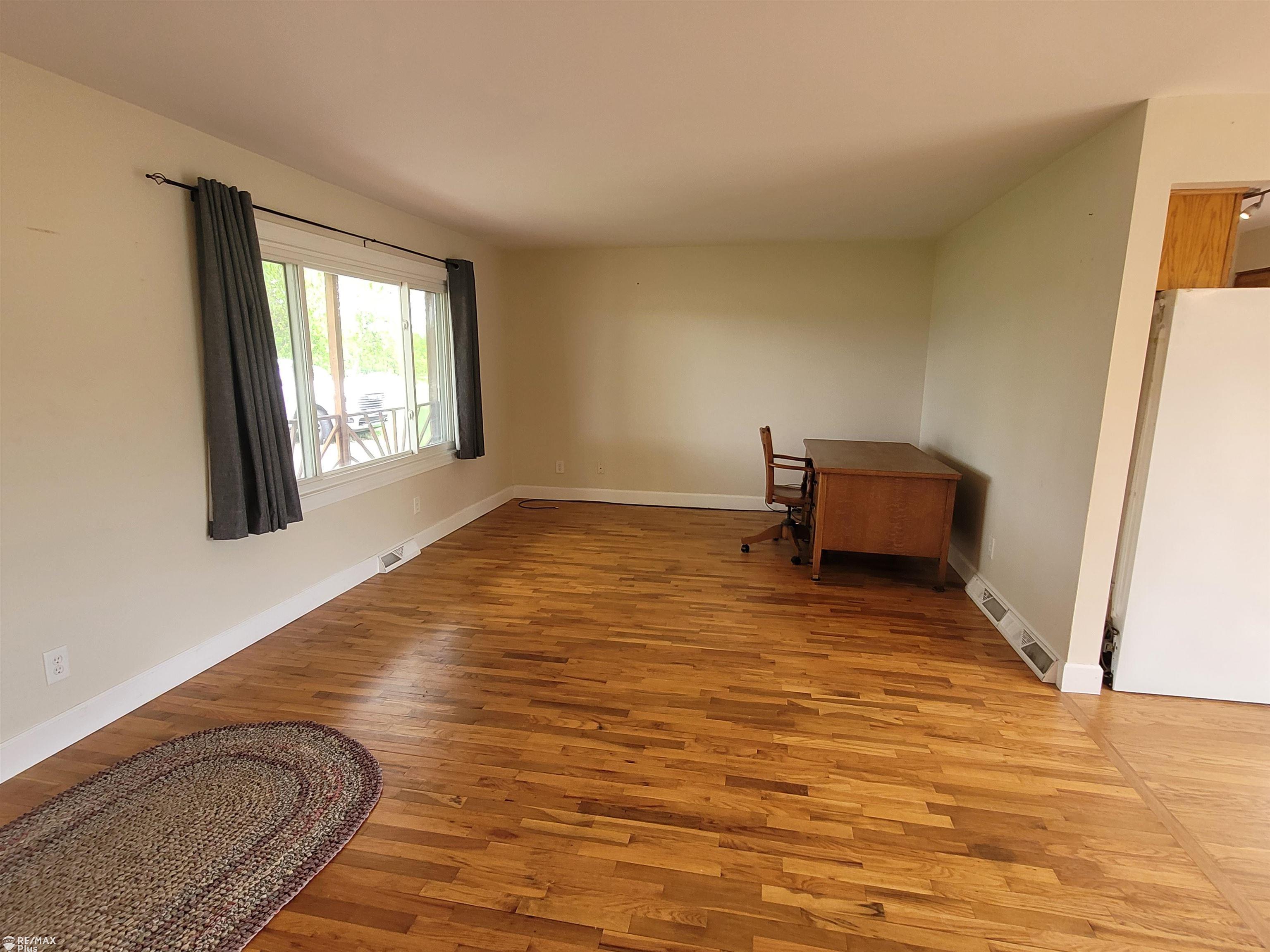 1082 Morris Road Lapeer, MI 48446 - Photo 6 of 36 50175401-604b00ad-1eab-4b14-bfbb-05116bf61431.JPG