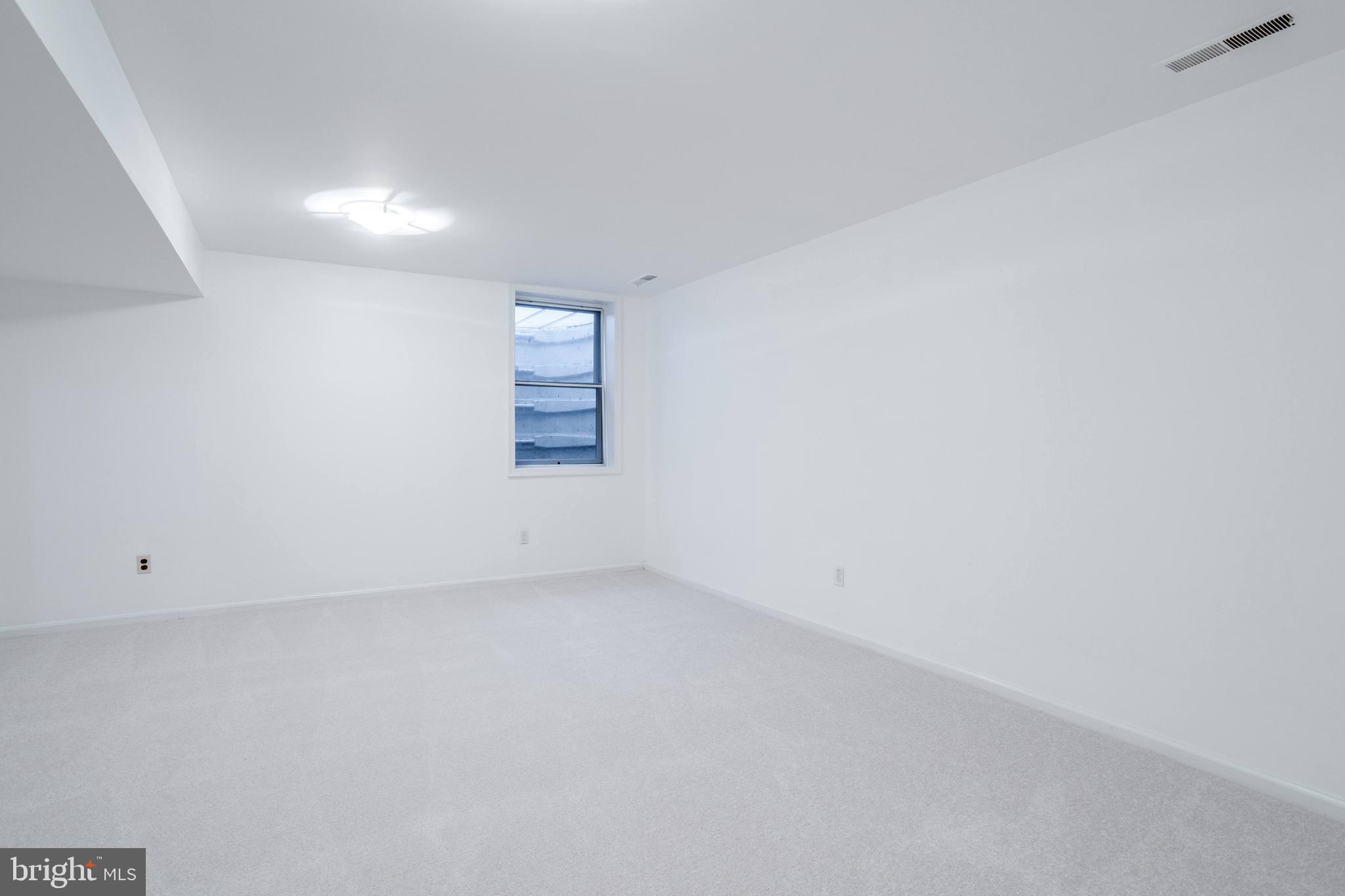 8623 Pappas Way Annandale, VA 22003 - Photo 30 of 51