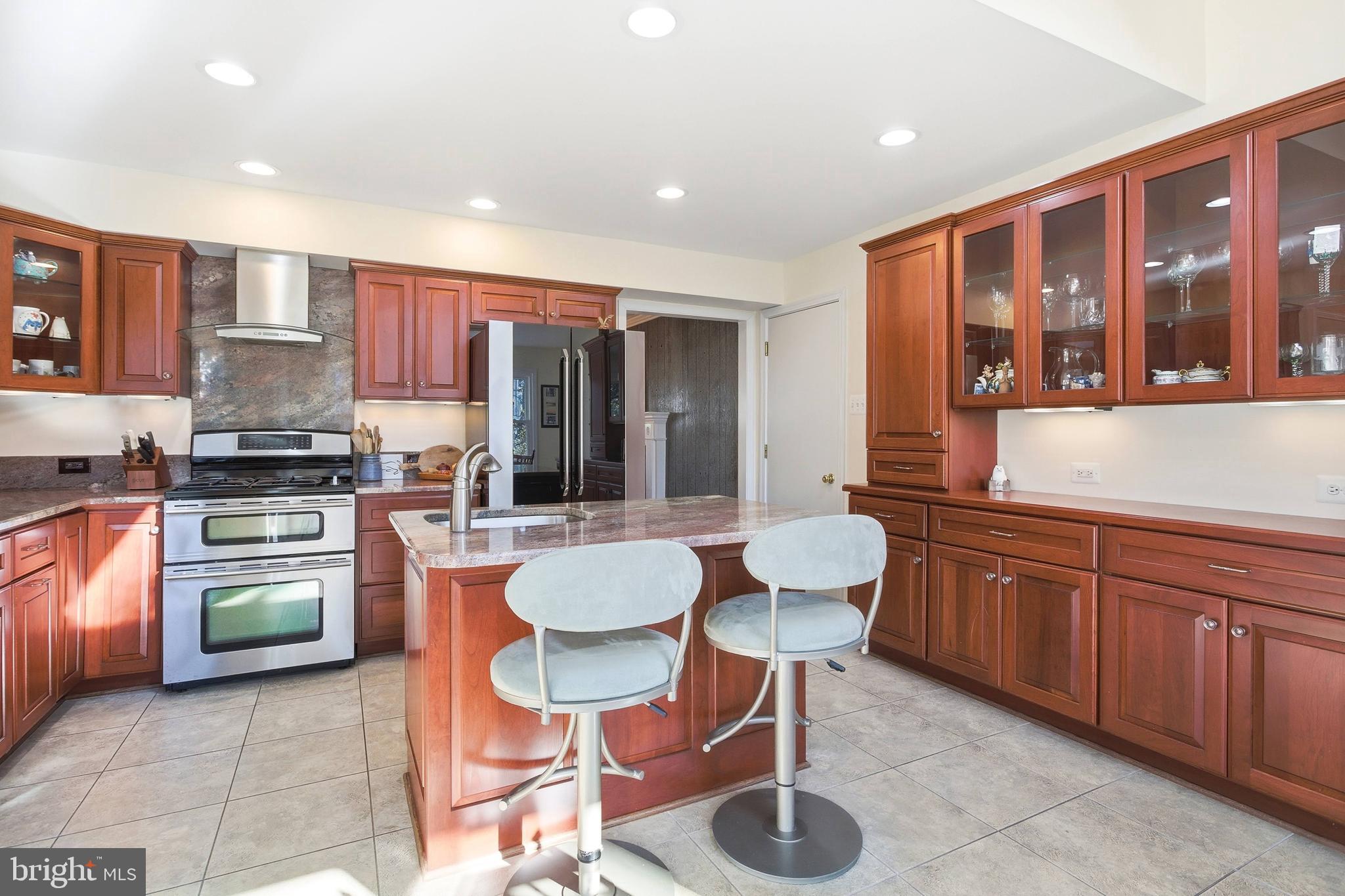 8623 Pappas Way Annandale, VA 22003 - Photo 6 of 51