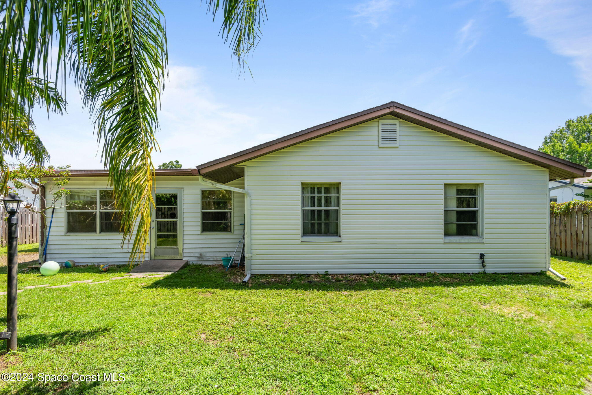 567 Parker Road Melbourne, FL 32904 - Photo 16 of 17 Backyard 1
