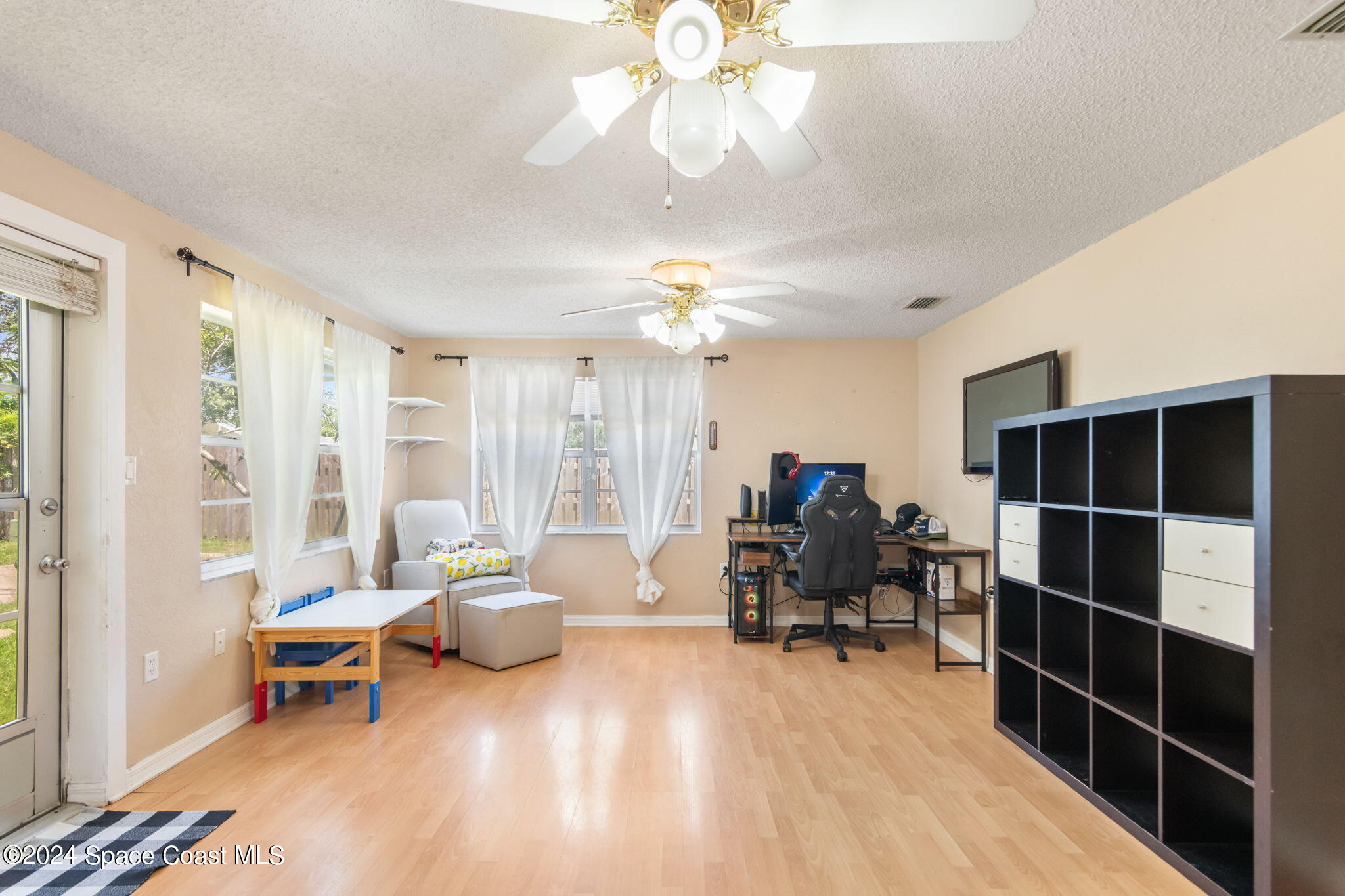 567 Parker Road Melbourne, FL 32904 - Photo 7 of 17 Family Room 1