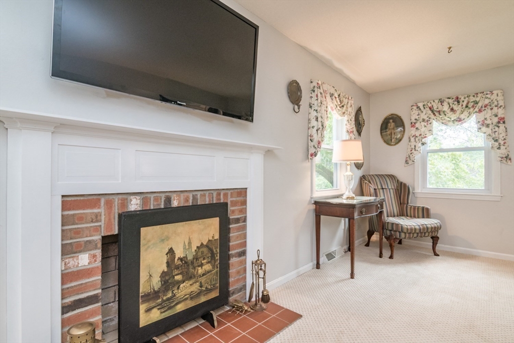 49 Quinnehtuk Road Longmeadow, MA 01106 - Photo 8 of 42
