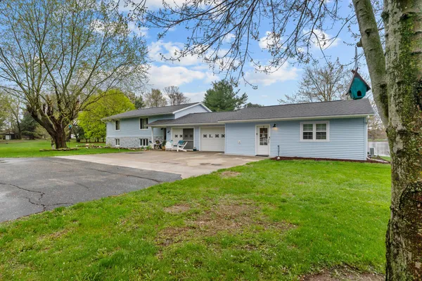 $519,900 | 3412 Briar Drive, Osseo, MI 49266