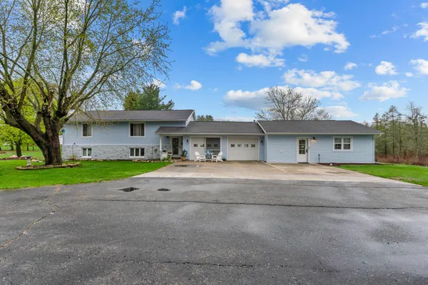 $519,900 | 3412 Briar Drive, Osseo, MI 49266