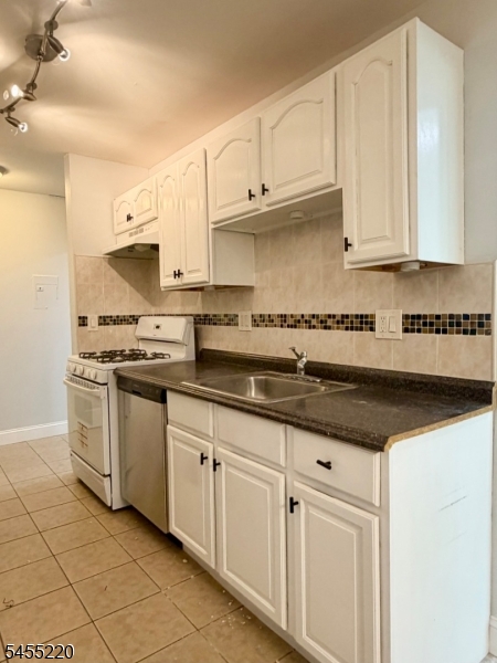 18 River Road, Unit D Nutley, NJ 07110 - Photo 1 of 19 Gallery Image 1