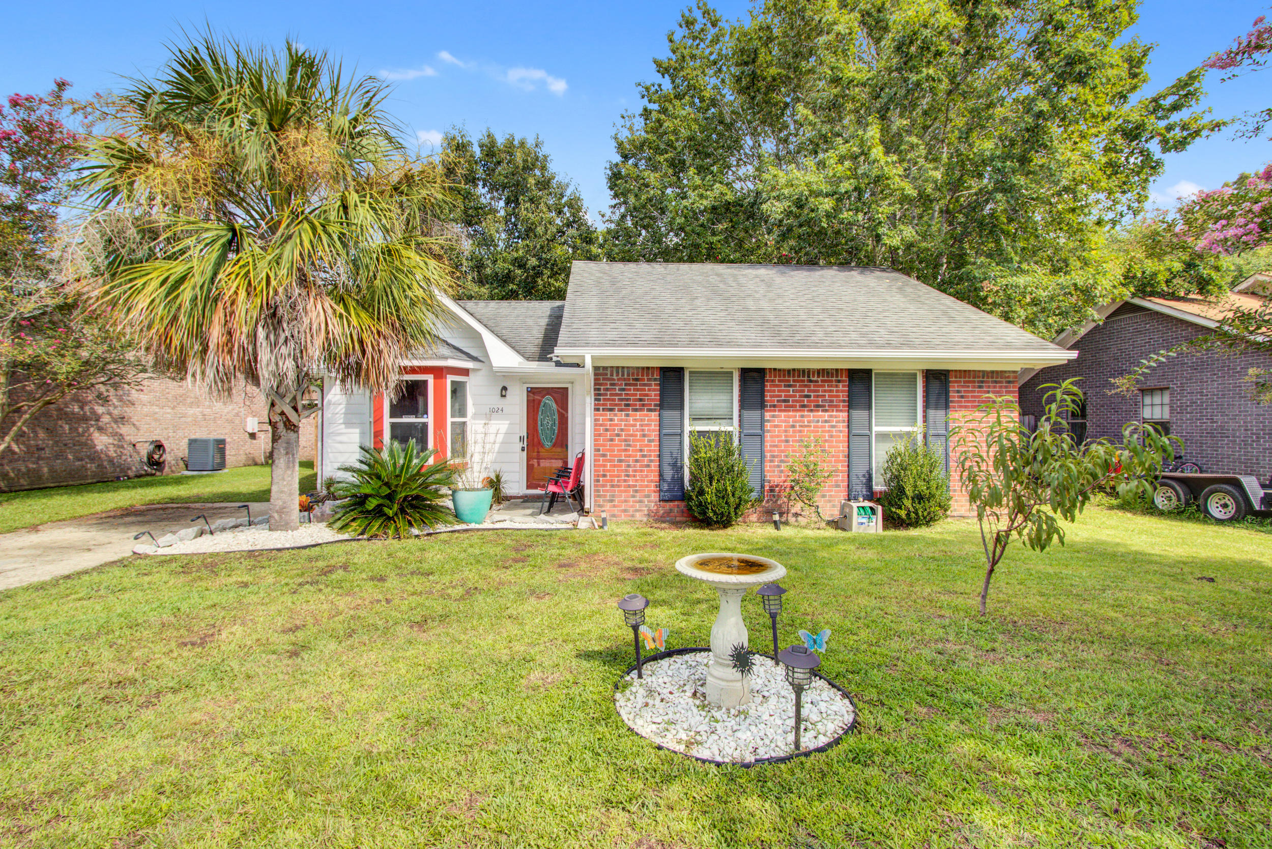 1024 Douglas Wayne Road Summerville, SC 29486 - Photo 1 of 20 1025 Douglas Wayne Rd, Summerville SC (2