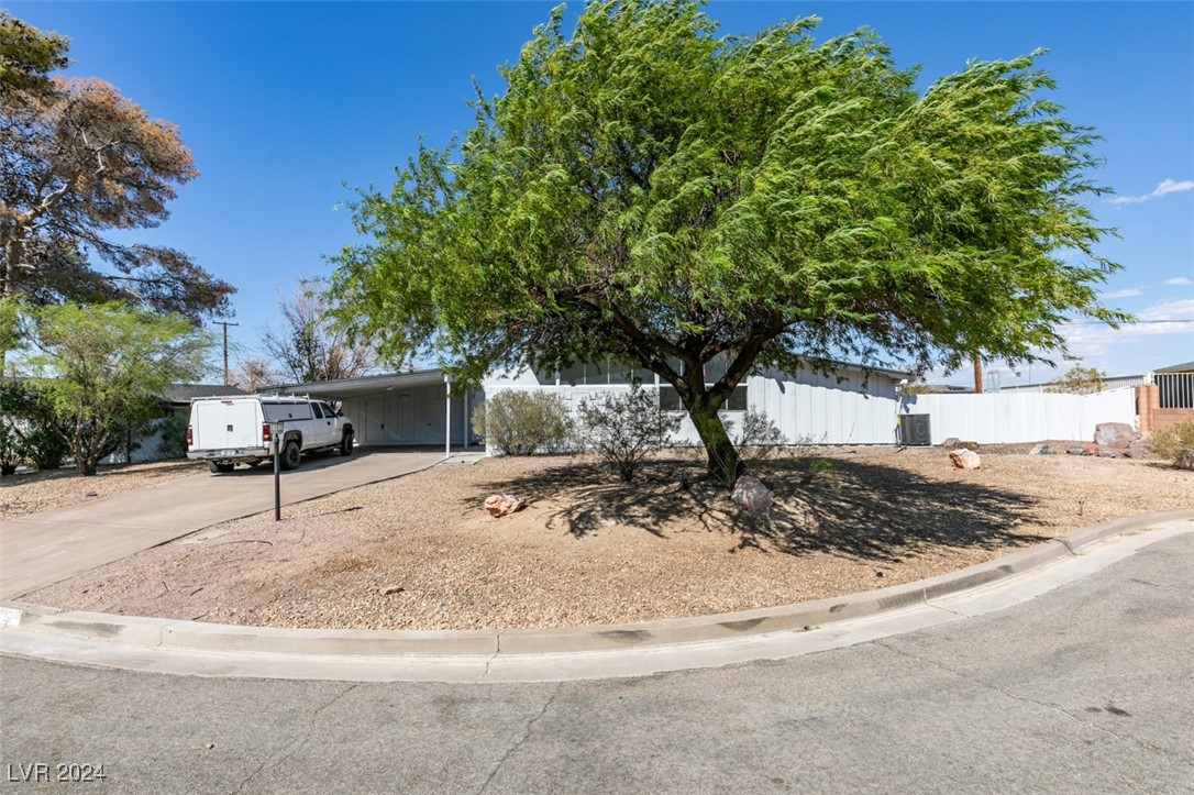 622 St Andrews Road Henderson, NV 89015 - Photo 3 of 47 Gallery Image 3