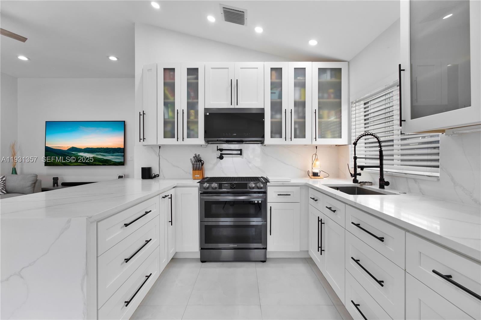 18501 Northwest 55th Avenue Miami Gardens, FL 33055 - Photo 14 of 48