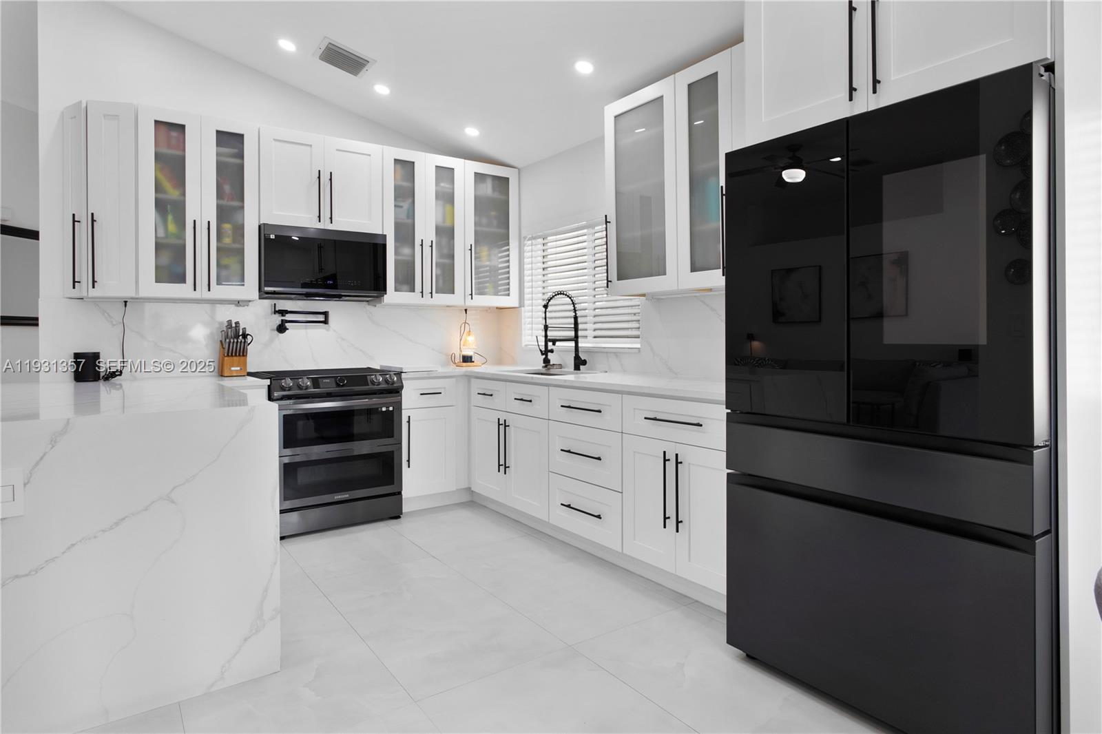 18501 Northwest 55th Avenue Miami Gardens, FL 33055 - Photo 15 of 48