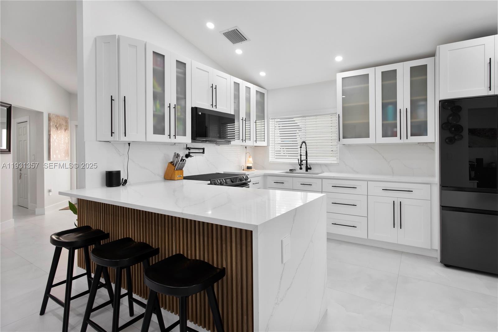 18501 Northwest 55th Avenue Miami Gardens, FL 33055 - Photo 3 of 48