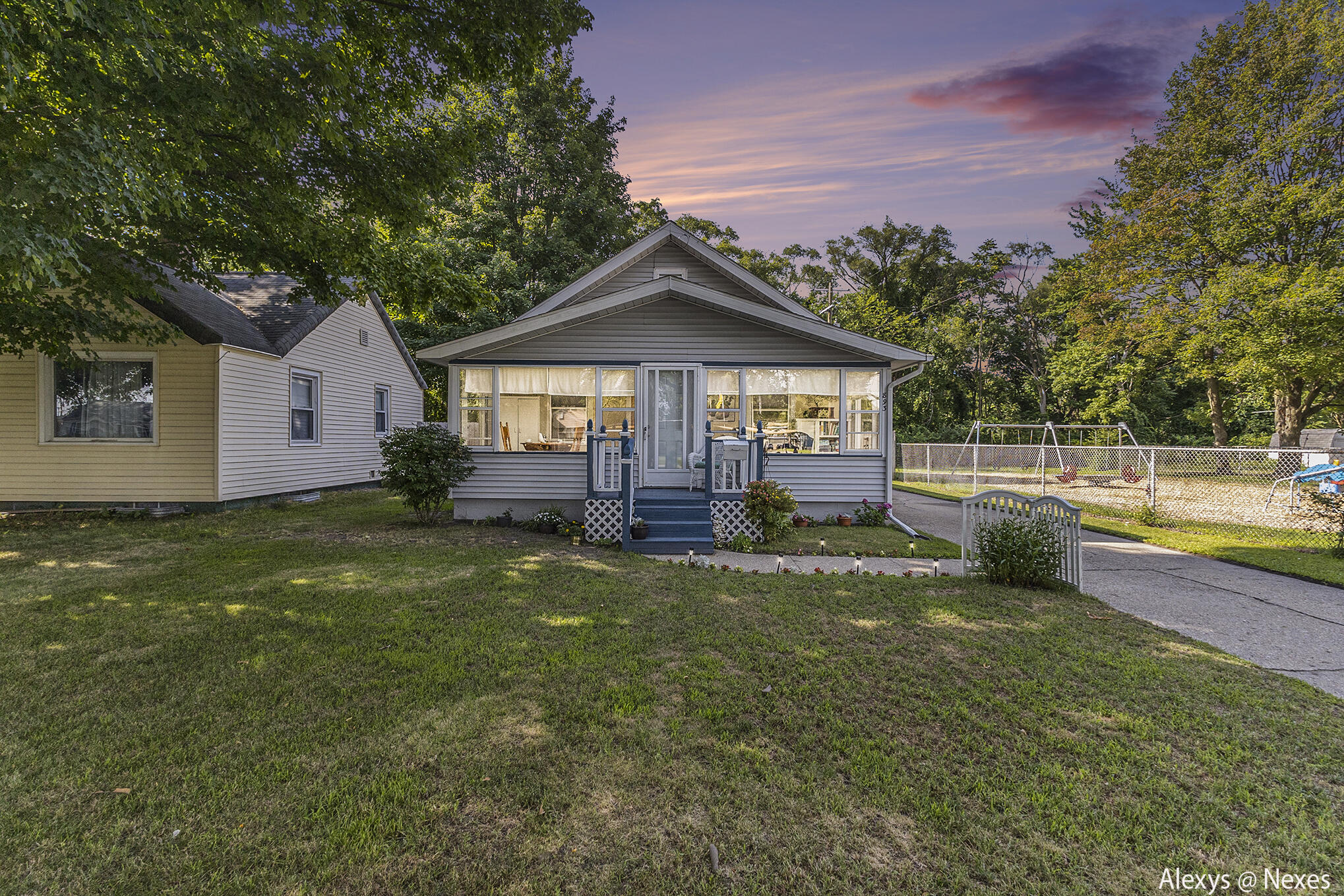 893 Post Road Muskegon, MI 49441 - Photo 2 of 22 IMG_7721-twilight