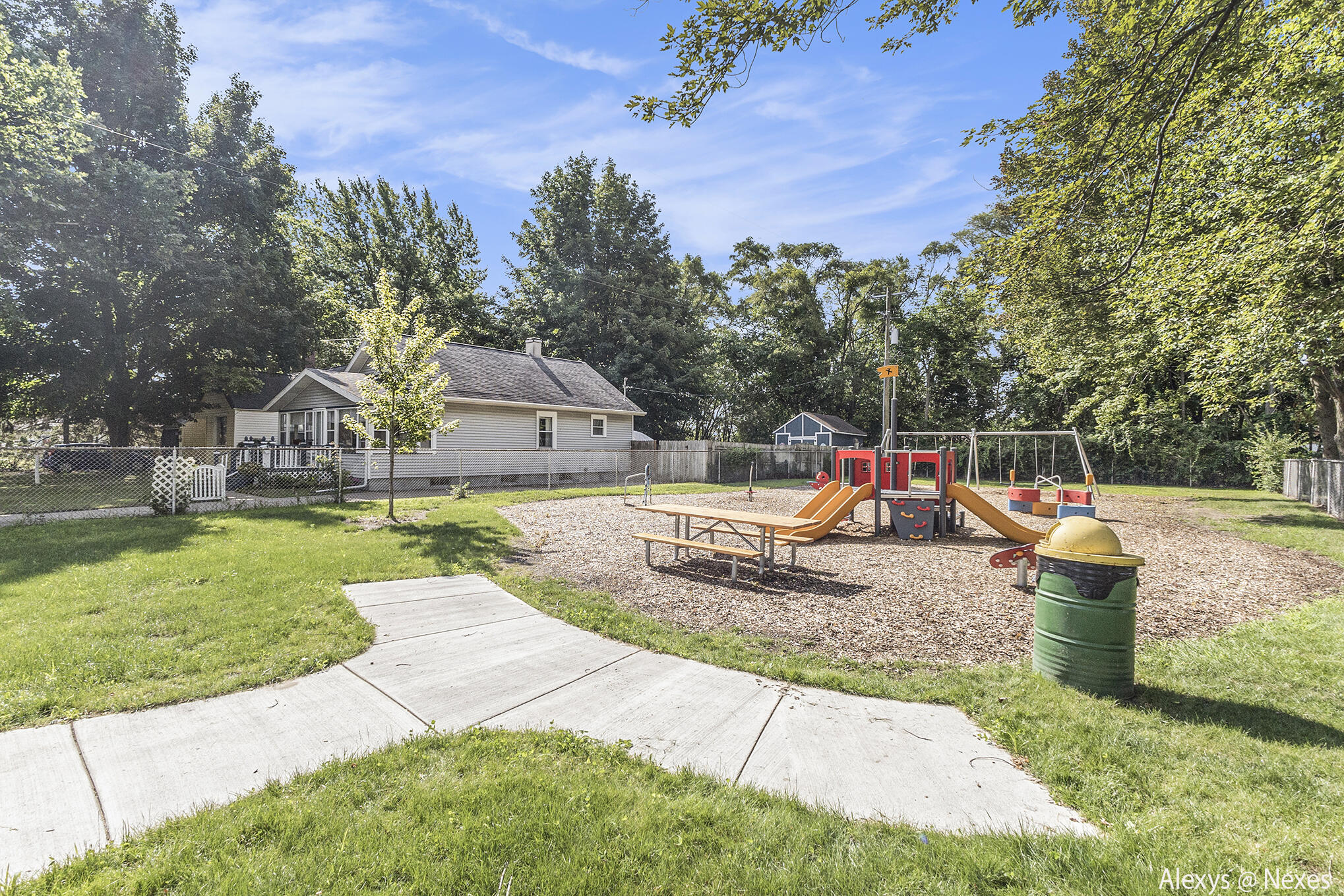 893 Post Road Muskegon, MI 49441 - Photo 7 of 22 IMG_7714