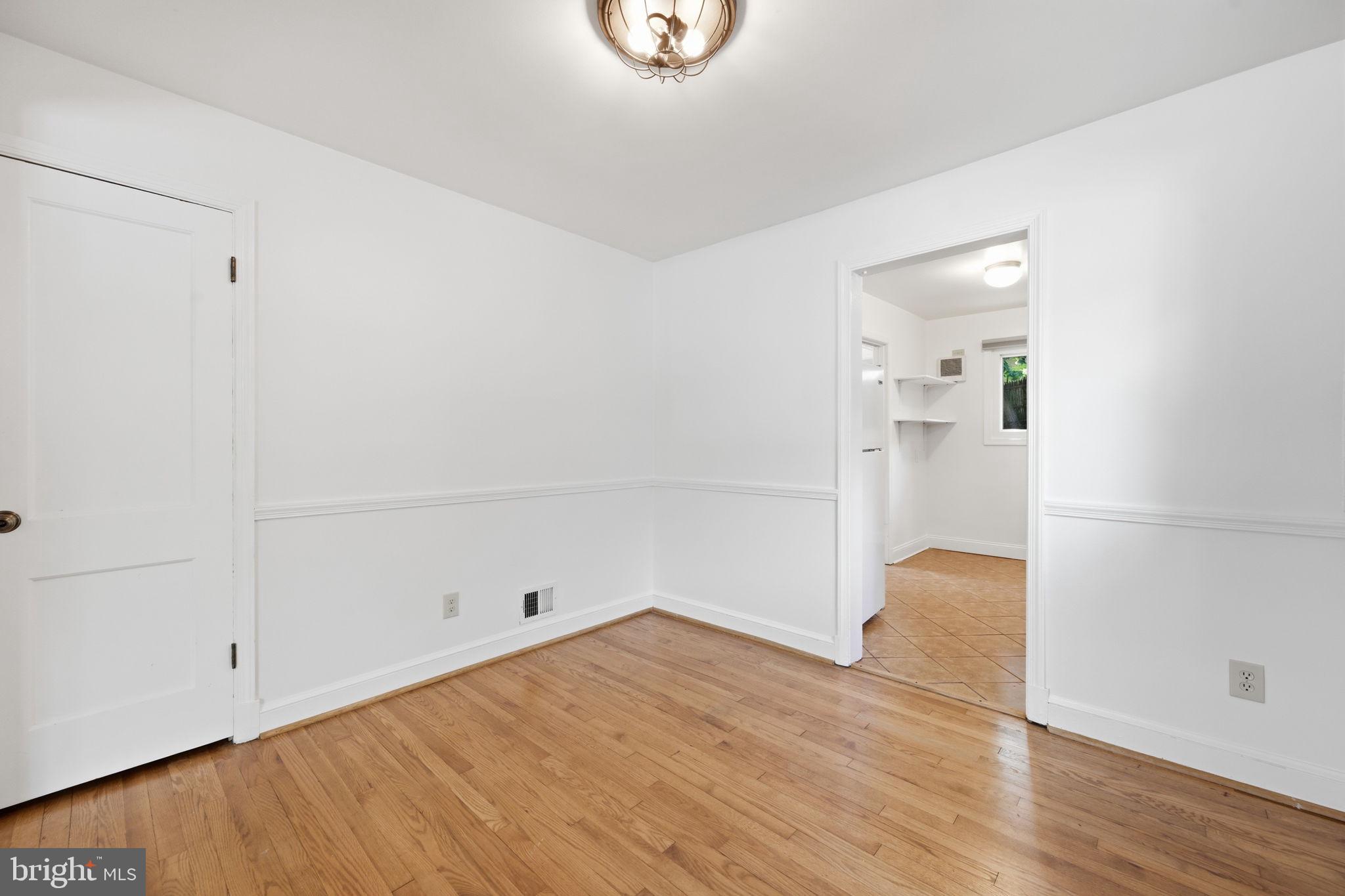 2204 Prichard Road Silver Spring, MD 20902 - Photo 8 of 28