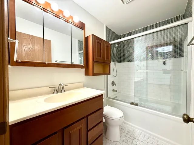 $3,500 | 2449 Carlton Drive, Woodridge, IL 60517