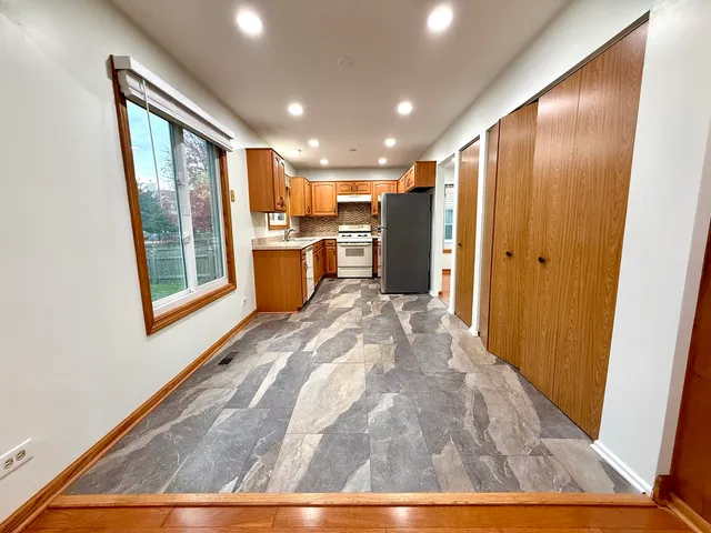 $3,500 | 2449 Carlton Drive, Woodridge, IL 60517