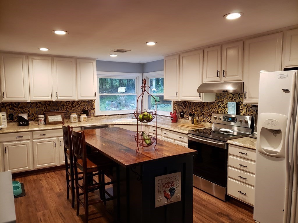 148 Barker Hill Road Townsend, MA 01469 - Photo 8 of 23