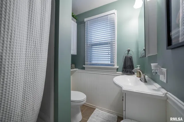 $220,000 | 730 Kenwood Avenue, Quincy, IL 62301