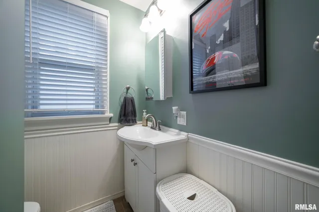 $220,000 | 730 Kenwood Avenue, Quincy, IL 62301