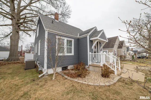 $220,000 | 730 Kenwood Avenue, Quincy, IL 62301