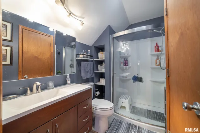 $220,000 | 730 Kenwood Avenue, Quincy, IL 62301