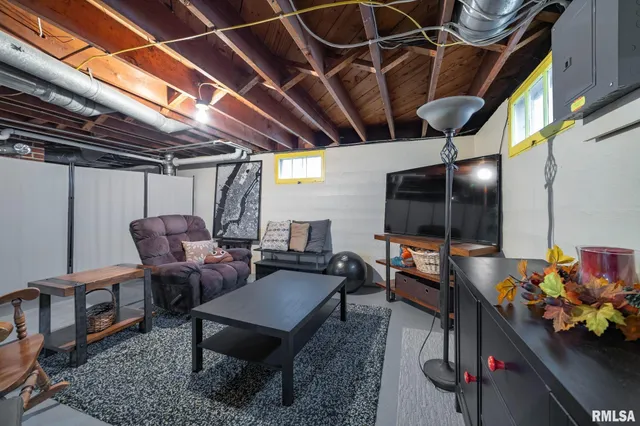 $220,000 | 730 Kenwood Avenue, Quincy, IL 62301