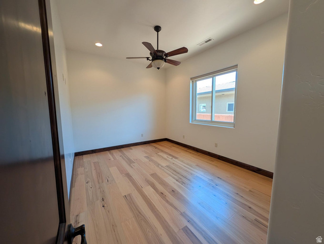 372 South Leoni Way Washington, UT 84780 - Photo 17 of 48