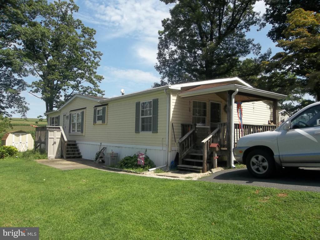 565 Cambridge Road Narvon, PA 17555 - Photo 3 of 15