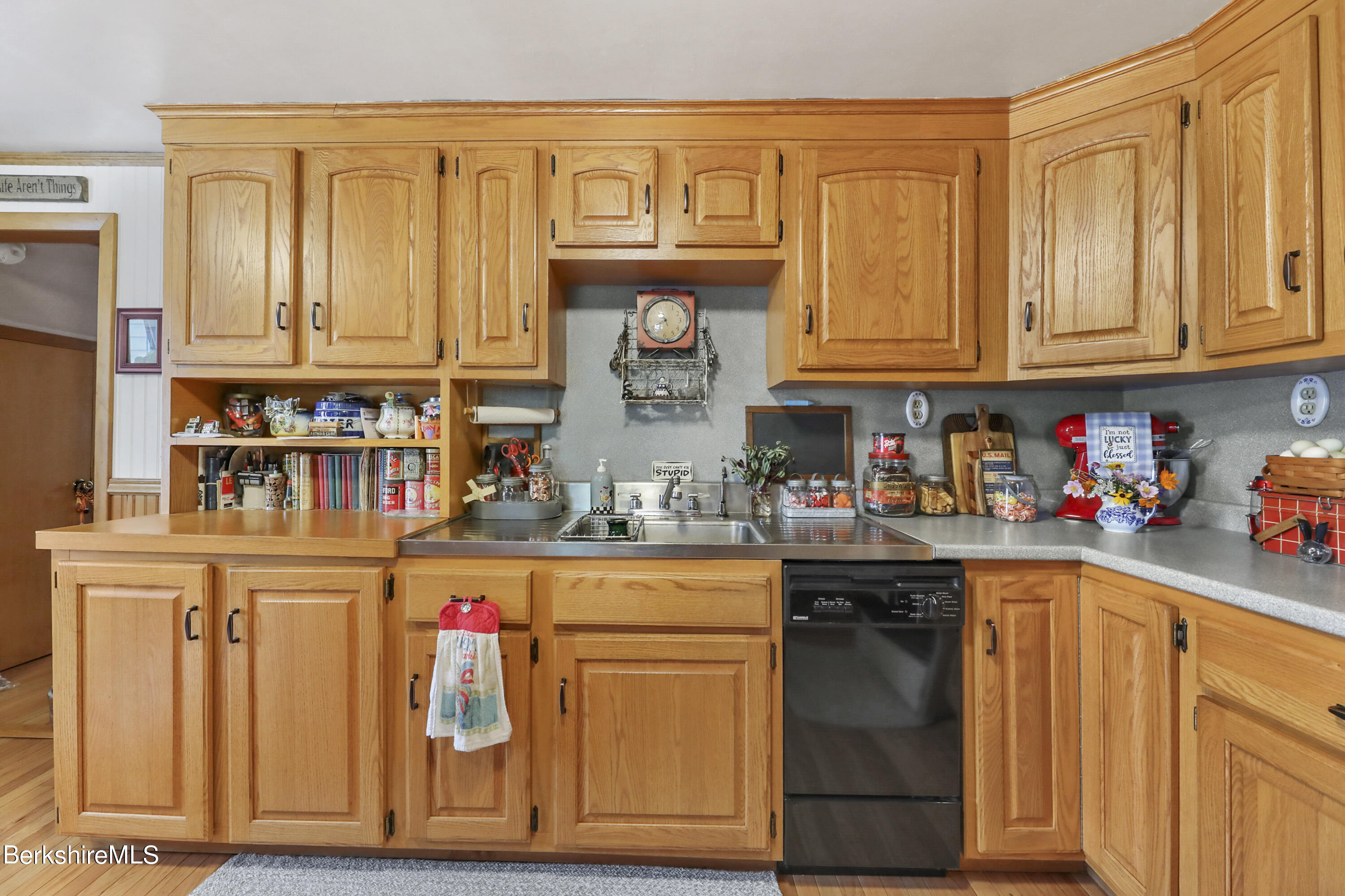 1553 North Main Road Otis, MA 01253 - Photo 16 of 40 14-Kitchen