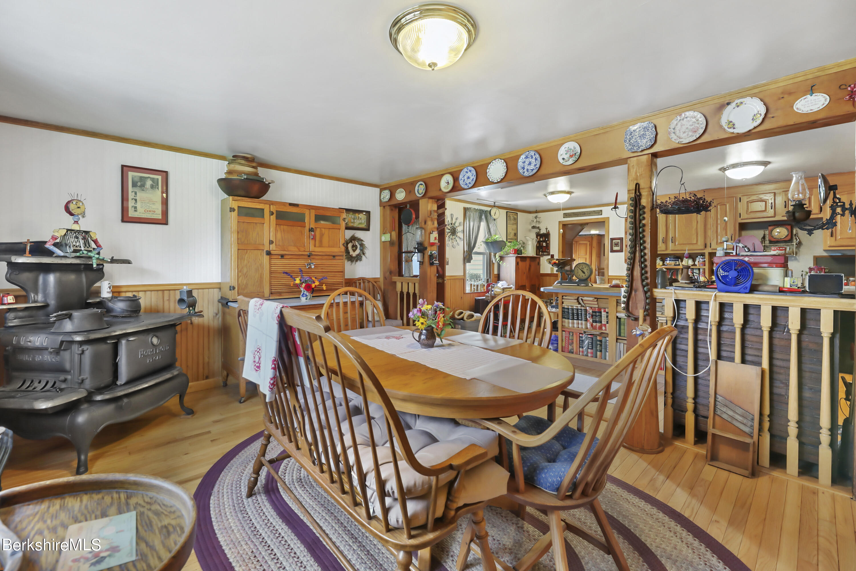 1553 North Main Road Otis, MA 01253 - Photo 19 of 40 17-Dining Room