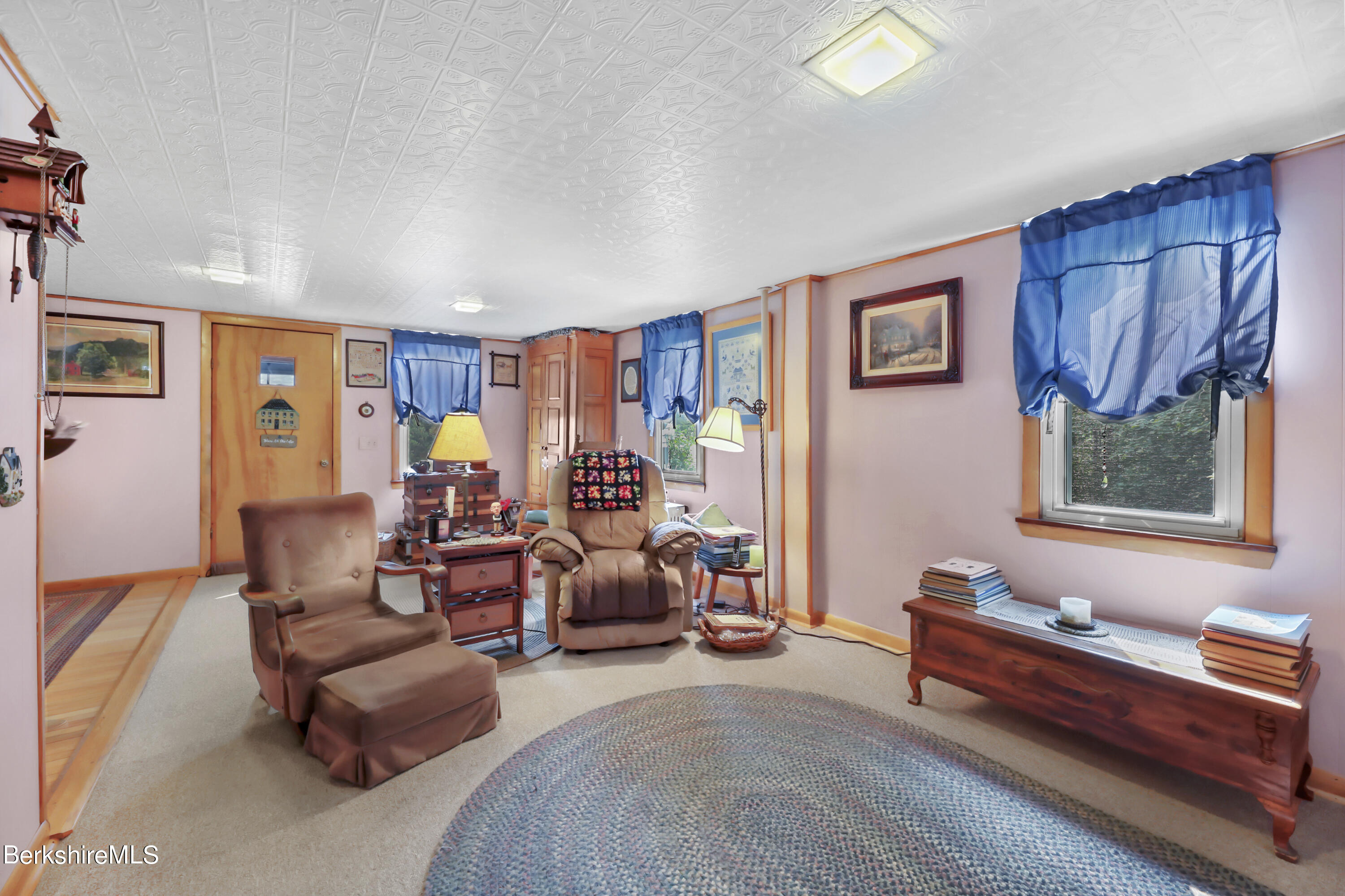 1553 North Main Road Otis, MA 01253 - Photo 25 of 40 23-Family Room
