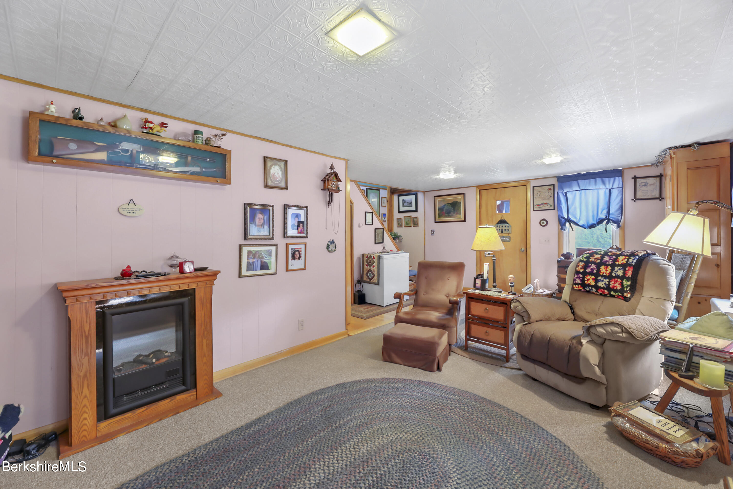 1553 North Main Road Otis, MA 01253 - Photo 26 of 40 24-Family Room