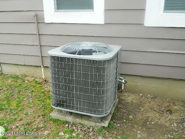 6669 Rutledge Road Louisville, KY 40258 - Photo 22 of 28 DSCN5244