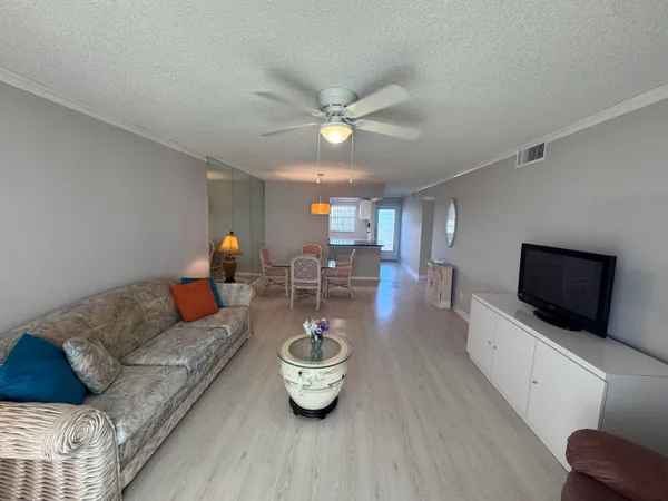 $1,800 | 300 Northeast 26th Avenue, Unit 4030, Boynton Beach, FL 33435