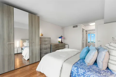 $885,000 | 1288 Kapiolani Boulevard, Unit I3005, Honolulu, HI 96814