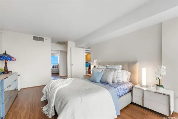 $885,000 | 1288 Kapiolani Boulevard, Unit I3005, Honolulu, HI 96814