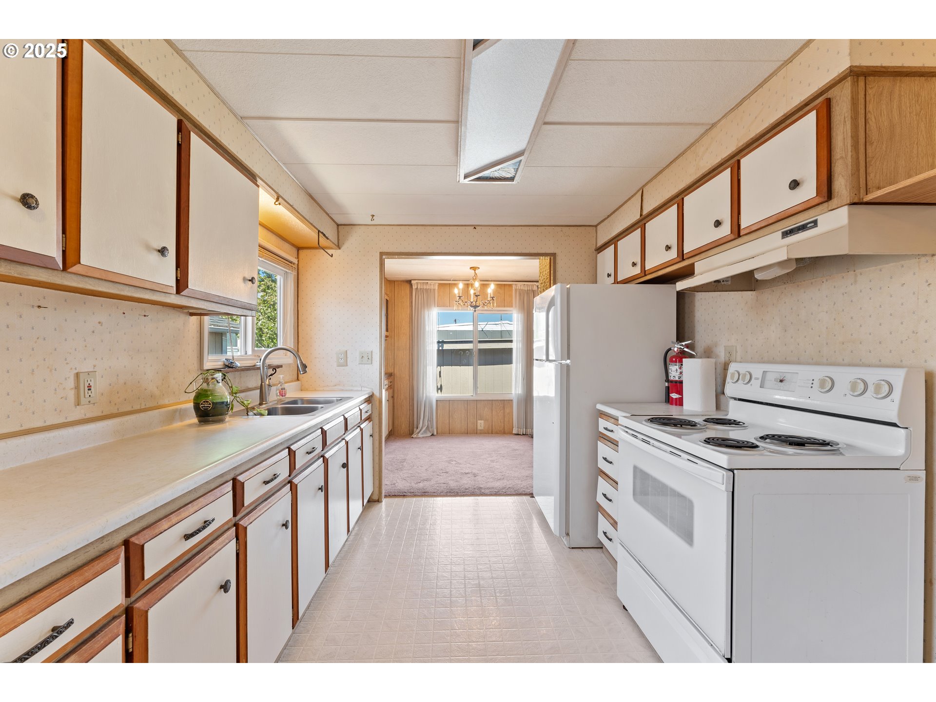 2681 Southeast River Road, Unit 8 Hillsboro, OR 97123 - Photo 12 of 29