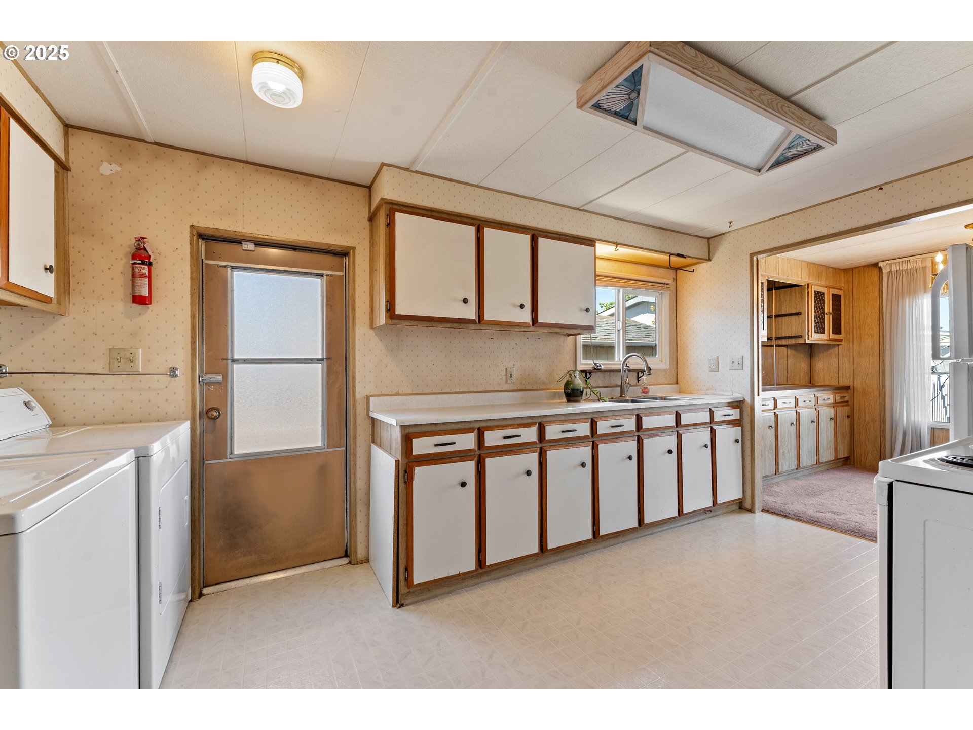 2681 Southeast River Road, Unit 8 Hillsboro, OR 97123 - Photo 13 of 29