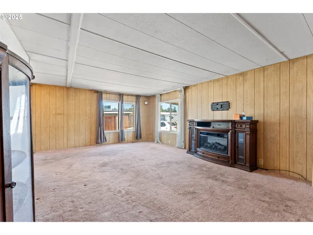 $69,999 | 2681 Southeast River Road, Unit 8, Hillsboro, OR 97123