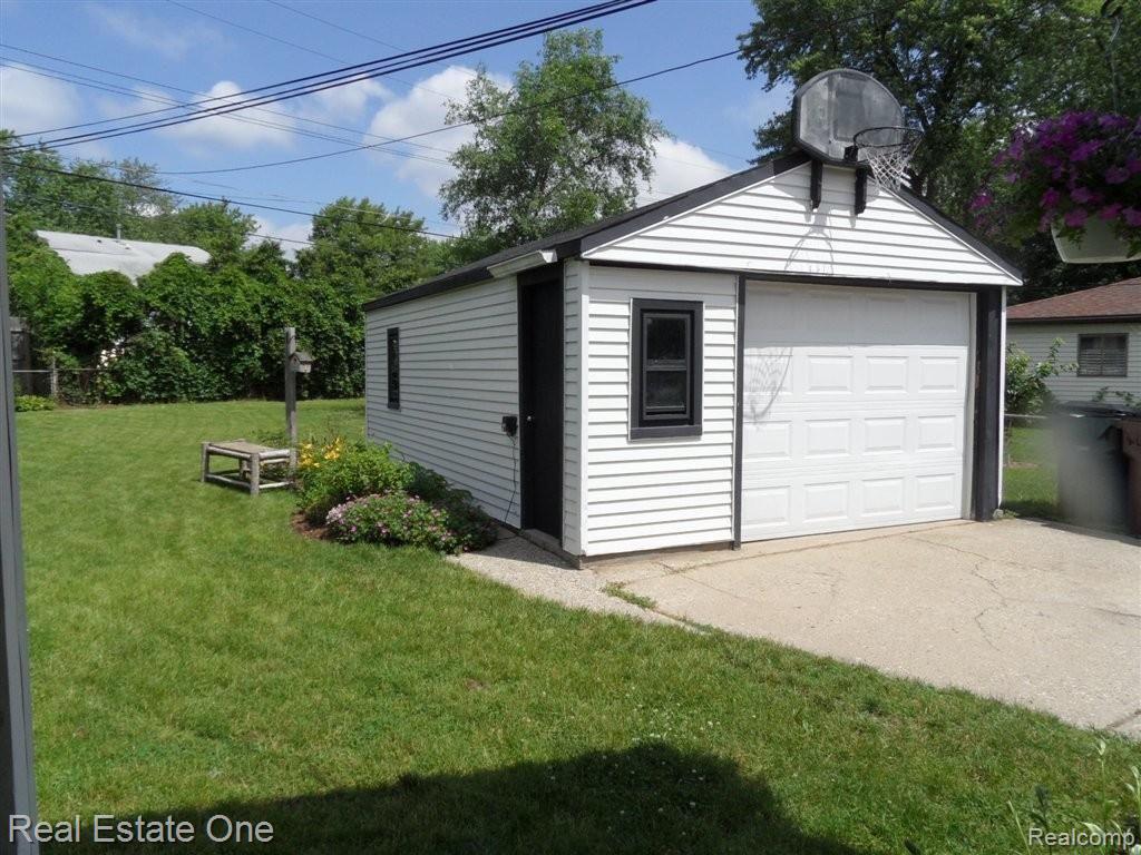 47147 Roland Street Utica, MI 48317 - Photo 18 of 23 roland 109.JPG